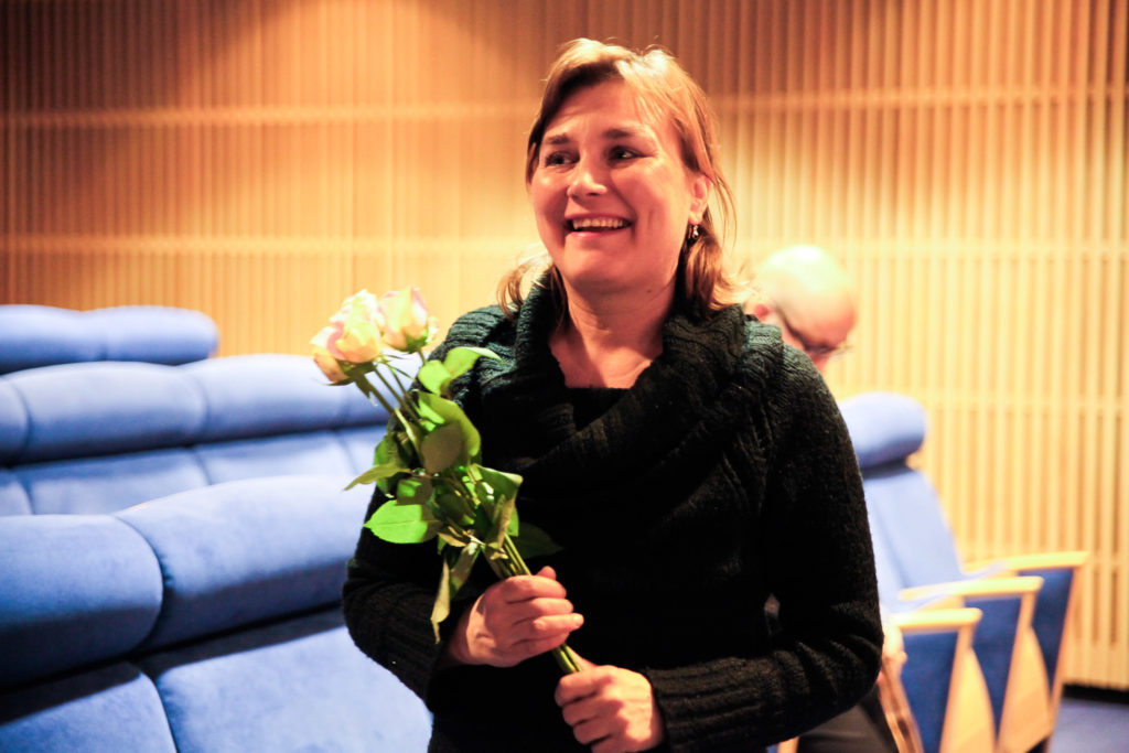 Iida Simes lupasi jatkaa työtään Safe Haven -turvapaikkaprosessin edistämisen parissa. Kuva Johanna Sillanpää/Suomen PEN