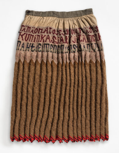 Siina Savijoen alushame Kansallismuseon kokoelmista