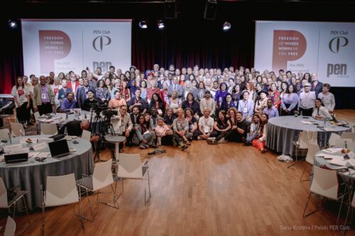 ryhmäkuva kongressin osallistujista