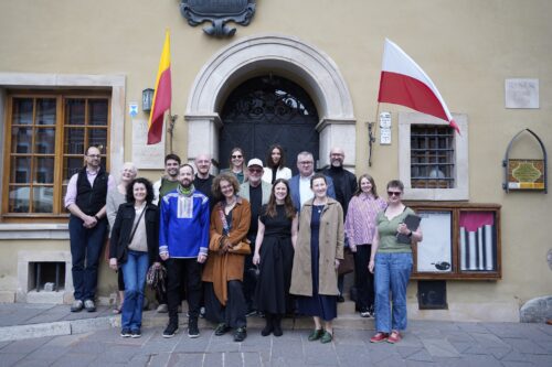 ryhmäkuva kokouksen osallistujista Varsovassa